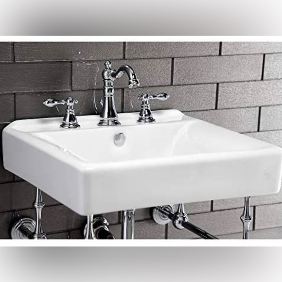 Brand new in box Kingston Brass bathroom faucet - Picture 2 of 6